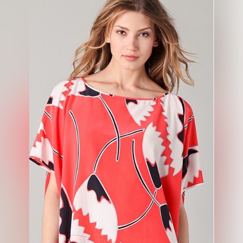 DVF "New Hanky" Coral Silk Floral Top Size P/S Vacation Artsy Spring